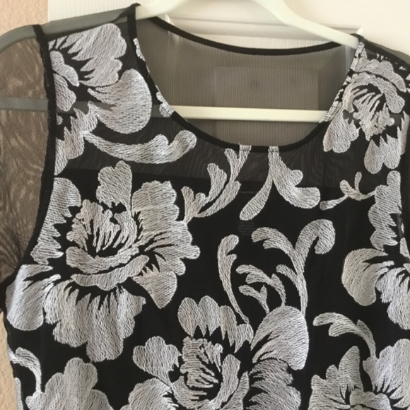 I.N.C women top size L ( runs small ) - Picture 2 of 6